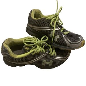 Under Armour Gray Neon Green Running Shoes Sneakers Size 6